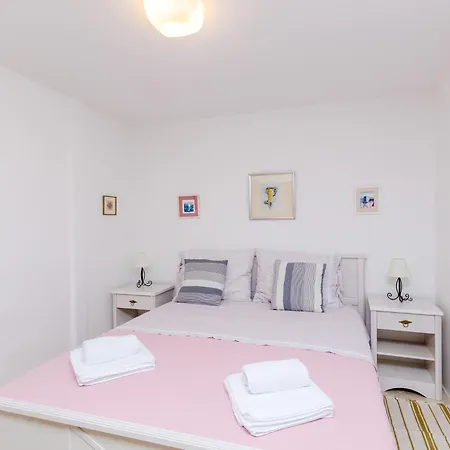 Simovi - One Bedroom Apartmán